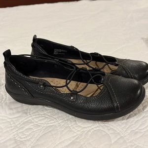 Earth Origins Black Leather Strappy Flats, Size 9